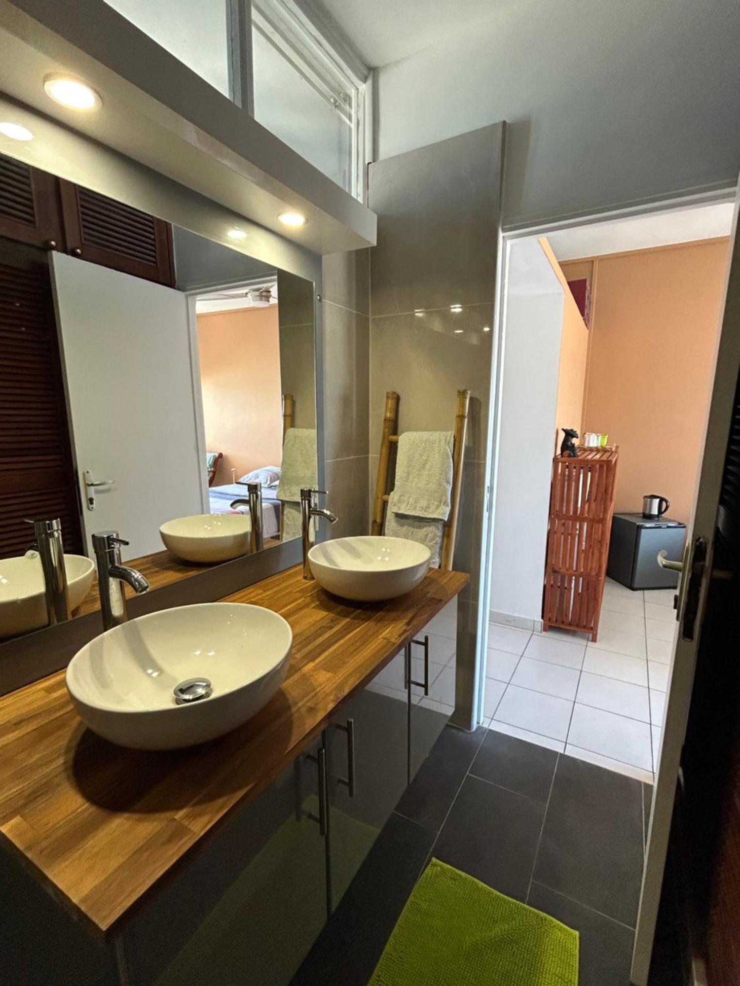 Pelikan Chambres D'Hotes Pointe-à-Pitre Habitación foto